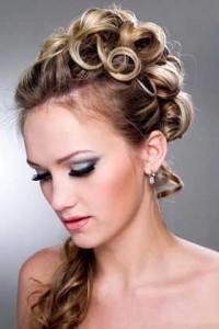 Свадебная прическа для средних волос