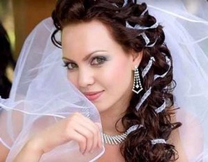 Нарядная свадебная прическа